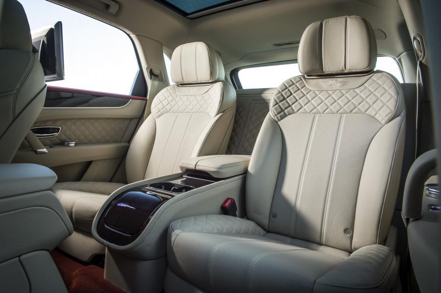 Интерьер Bentley Bentayga 2016 года  (WW) (фото 30 из 45)